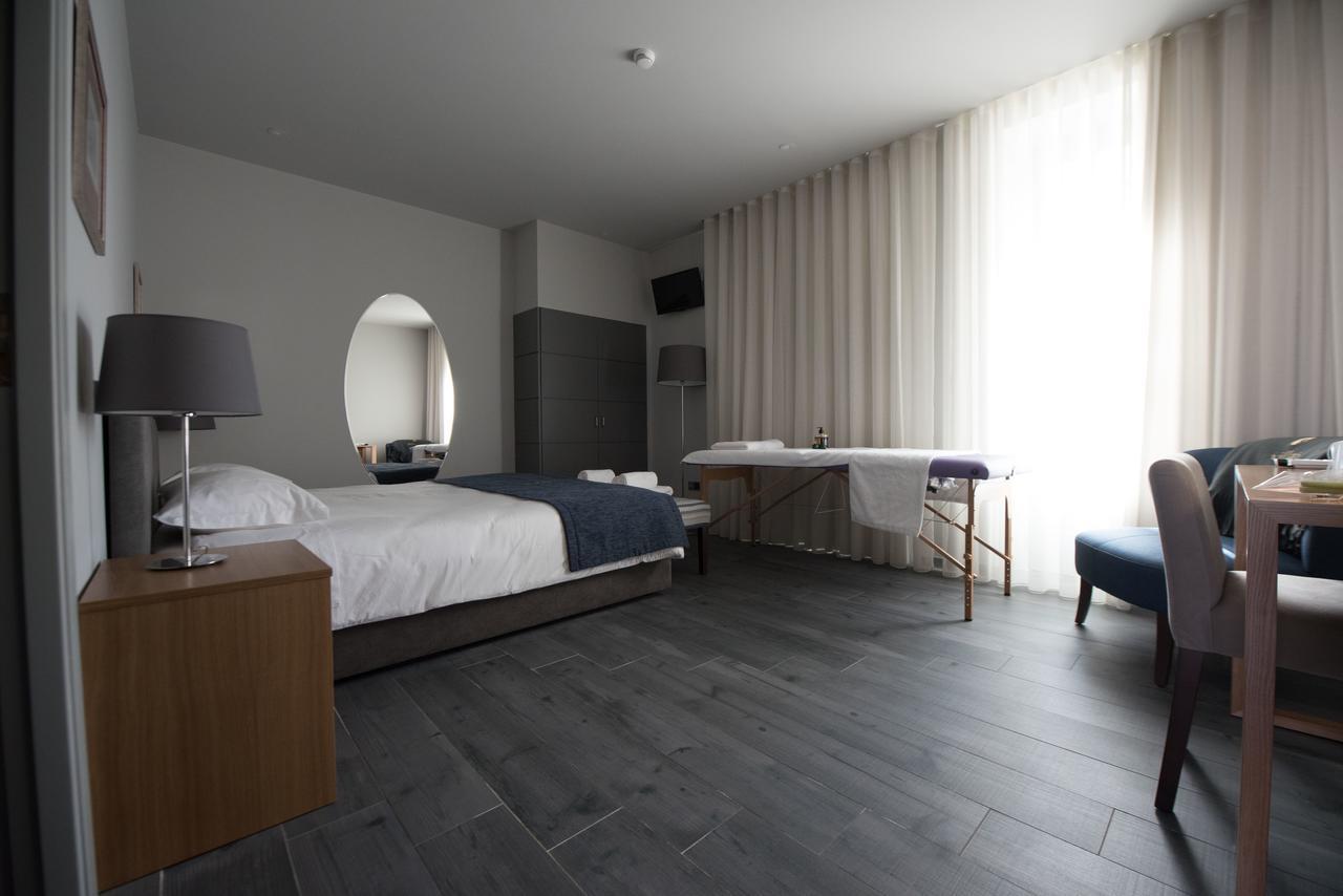 8 Villas Hotel Santo Tirso Esterno foto